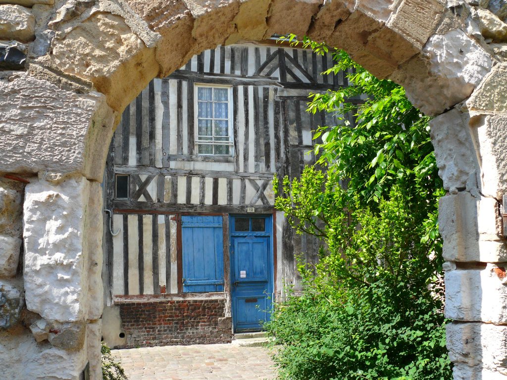 12 6402-Honfleur colombage facade © Calvados Tourisme-© Calvados Tourisme copie